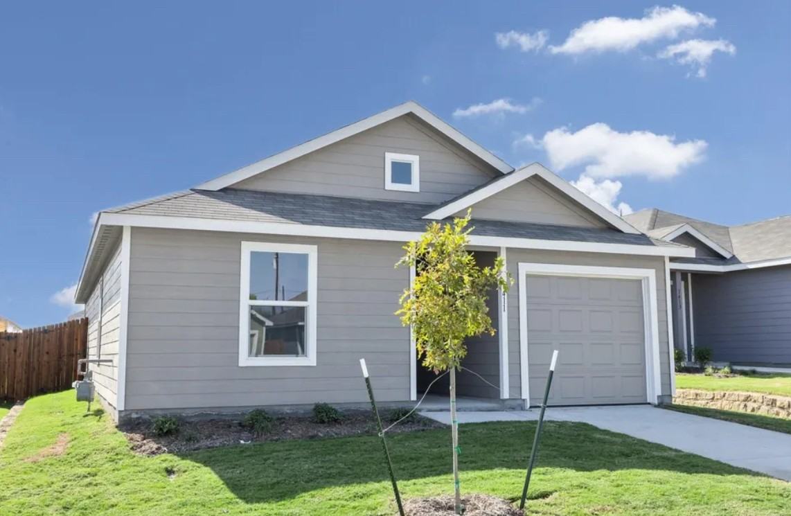 1411 Running Mare Way - Photo 2 of 14