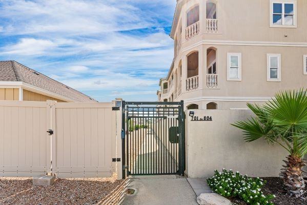 14910 Leeward Dr #702 - Photo 2 of 27