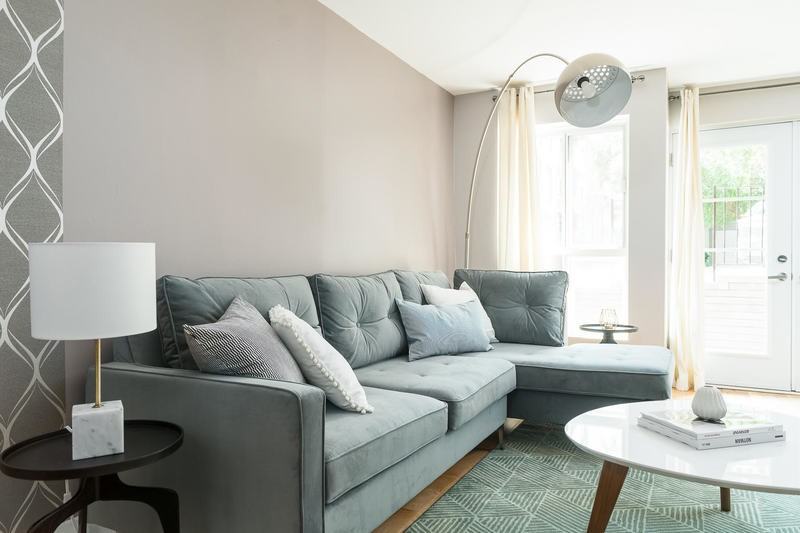 727 Rue Versailles 2 - Photo 2 of 24