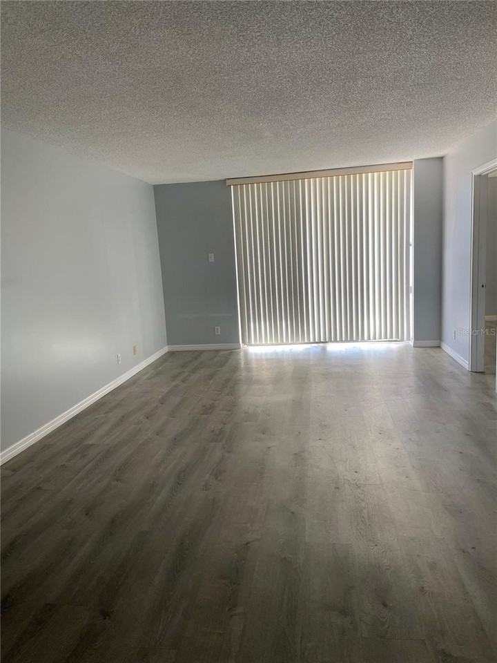 6051 Sun Blvd #305 - Photo 5 of 9