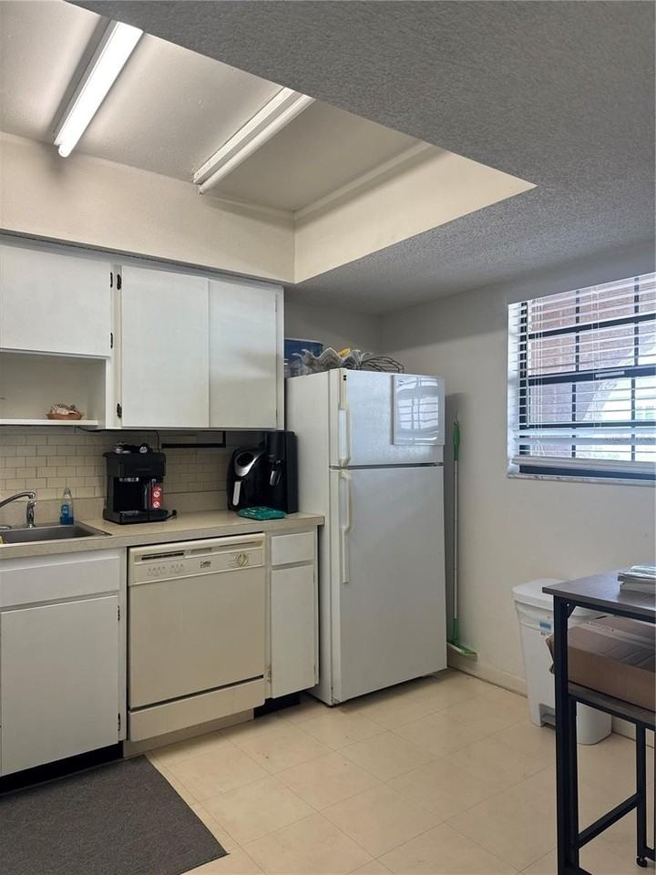 1750 Belleair Forest Dr #A15 - Photo 4 of 30