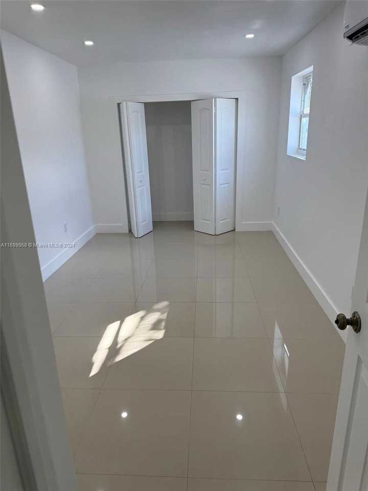 8811 Nw 15th Ct - Photo 2 of 8