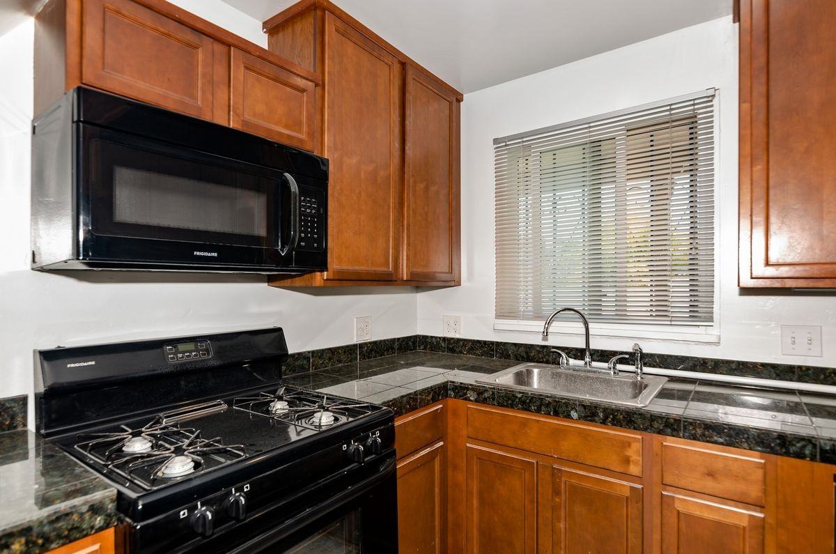 104 W Mission St ##A - Photo 3 of 16