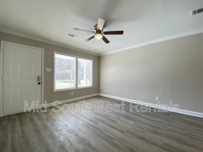 4716 Manchester Dr - Photo 2 of 8