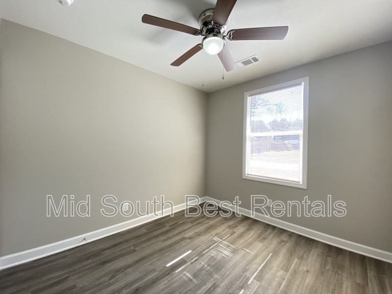 4716 Manchester Dr - Photo 4 of 8