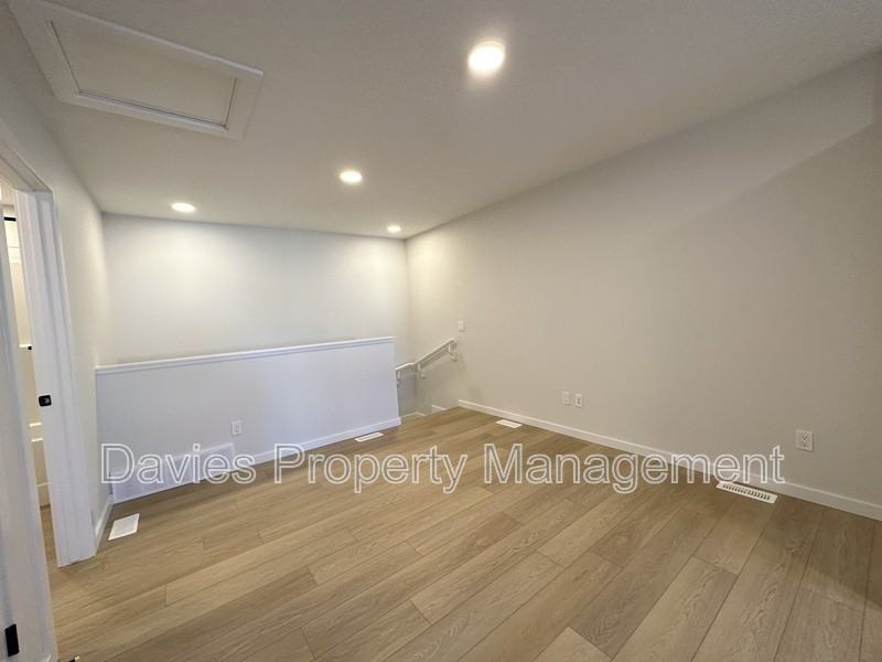 20740 24 Ave Nw - Photo 6 of 10