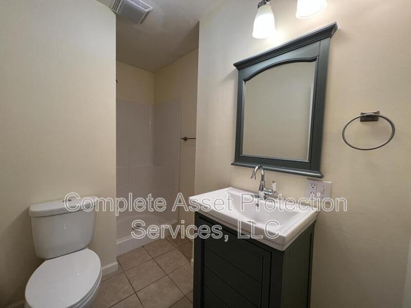 257 S 20th St - Photo 6 of 8