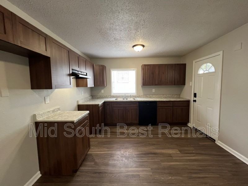 780 Cherokee Ave - Photo 3 of 8