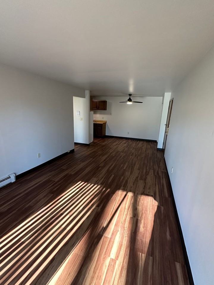 Plaza IV Apartments in St. Francis. - Photo 6 of 18