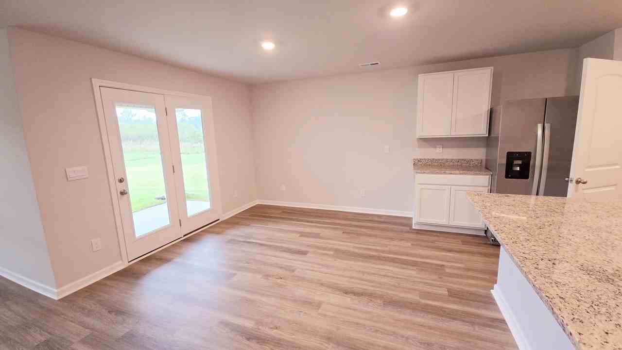 306 Belmar Way Sw - Photo 5 of 14