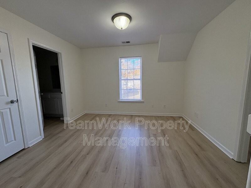 131 Boone St - Photo 7 of 11