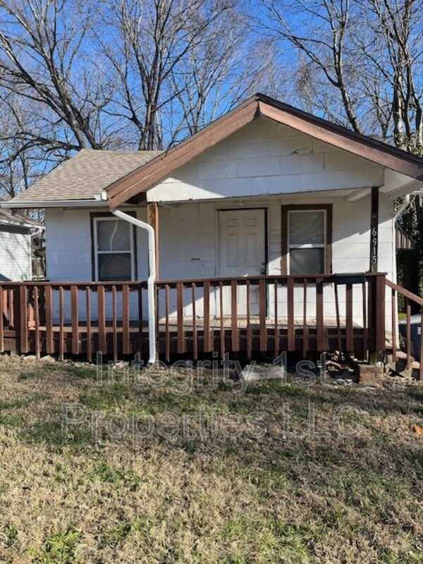 6915 Agnes Ave - Photo 2 of 7