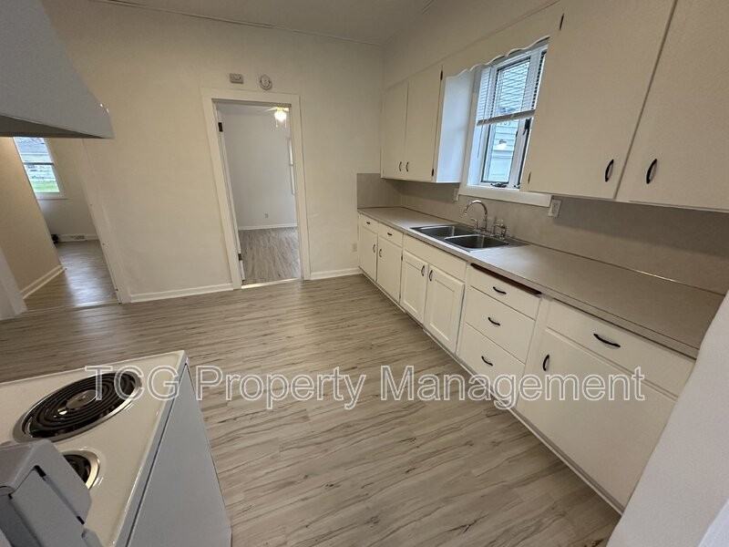 1403 Prospect Ct - Photo 2 of 10
