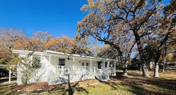 featured image of 223 Sunray St