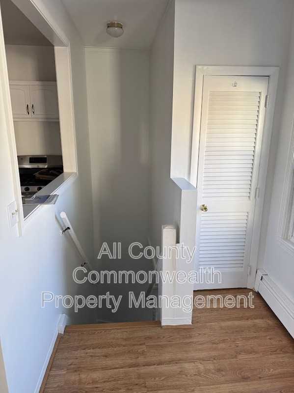 202 Wilson St - Photo 4 of 9