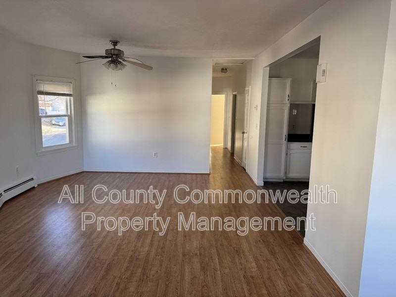 202 Wilson St - Photo 6 of 9