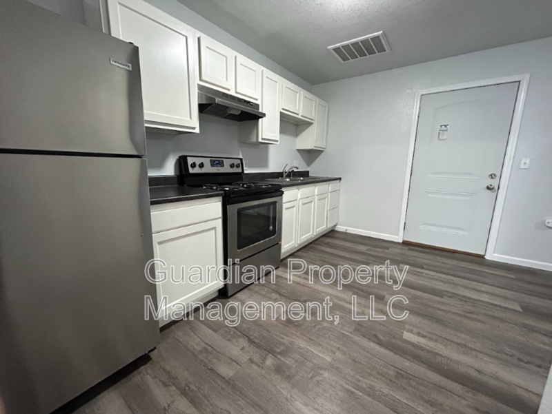 N Main St #4 - Photo 3 of 14