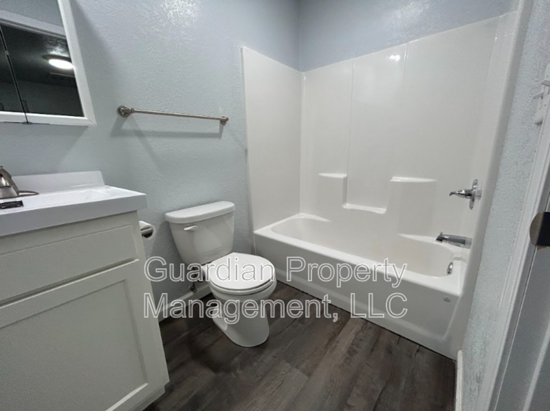 N Main St #4 - Photo 4 of 14