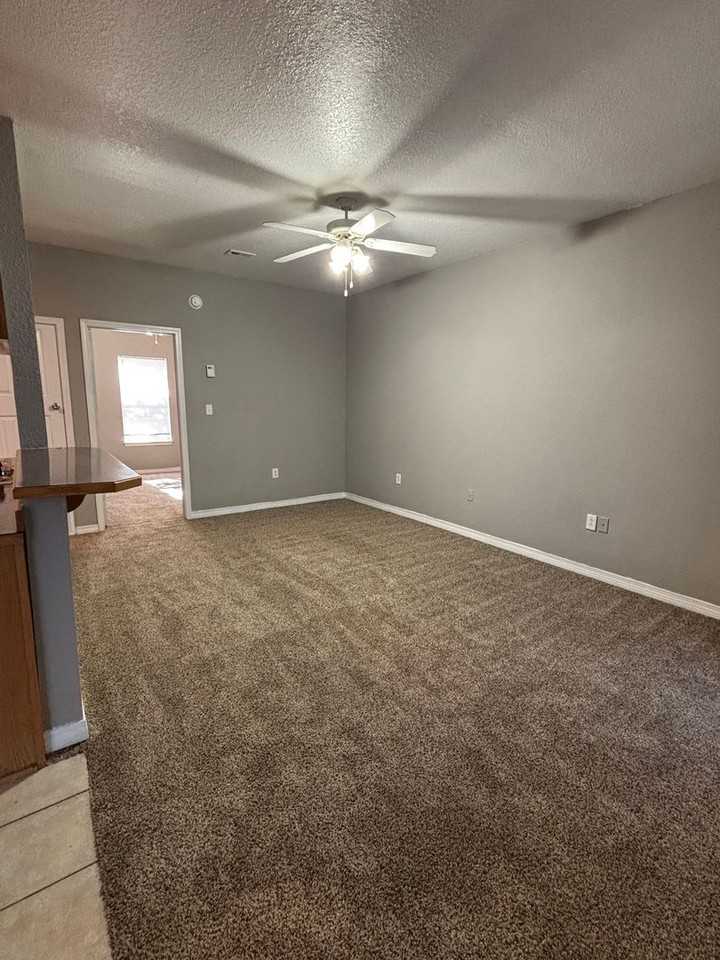 Martinique Apartments - Photo 2 of 8