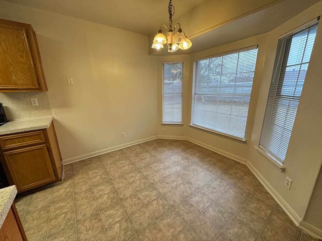 3914 Carolyn Dr - Photo 5 of 19