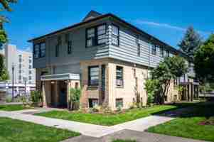 featured image of 1215 Chemeketa St Ne