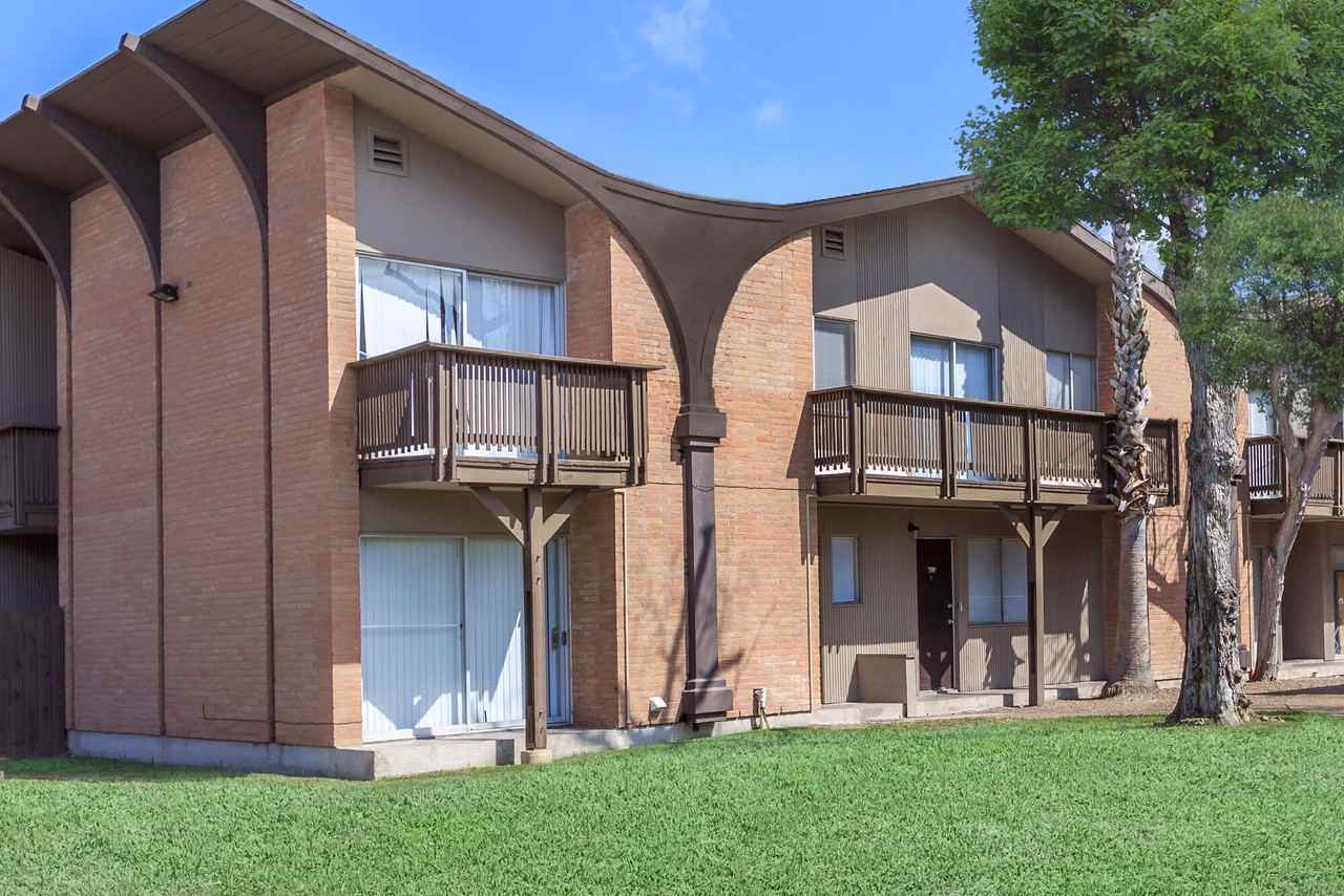 Fairways - Photo 5 of 19