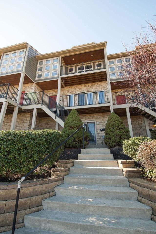 Beautiful townhouse, Gorgeous Views of Downtown Cincinnati from Multiple Balconies, Two - Photo 3 of 31
