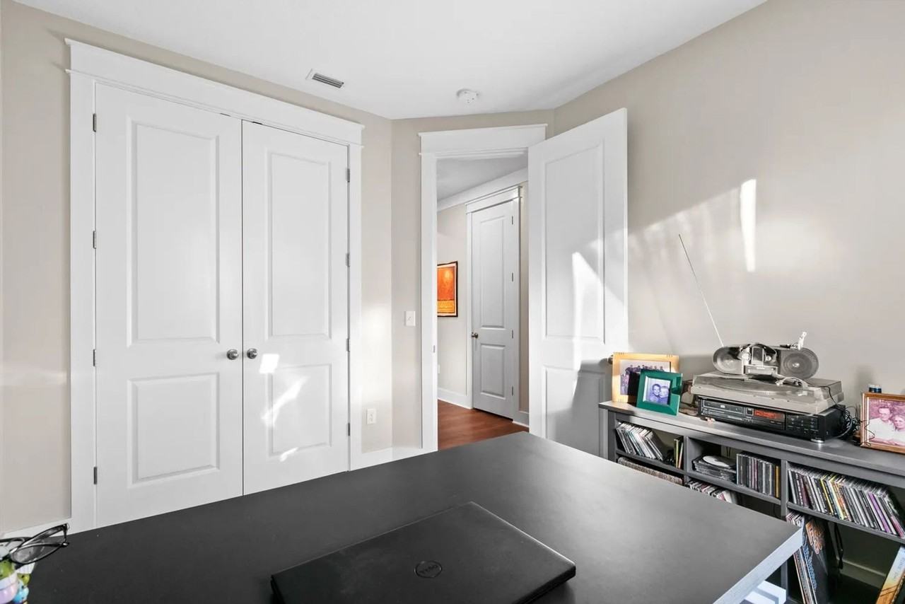 430 Warren Bayou Ln - Photo 4 of 32