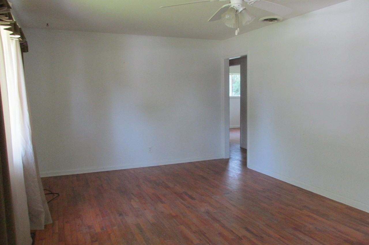 301 El Paso St Se - Photo 2 of 11