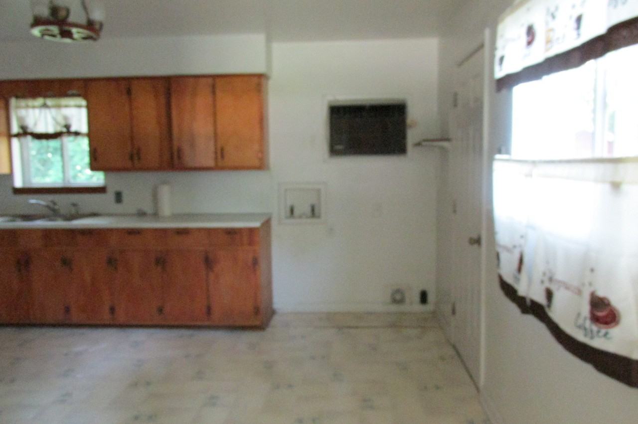 301 El Paso St Se - Photo 4 of 11