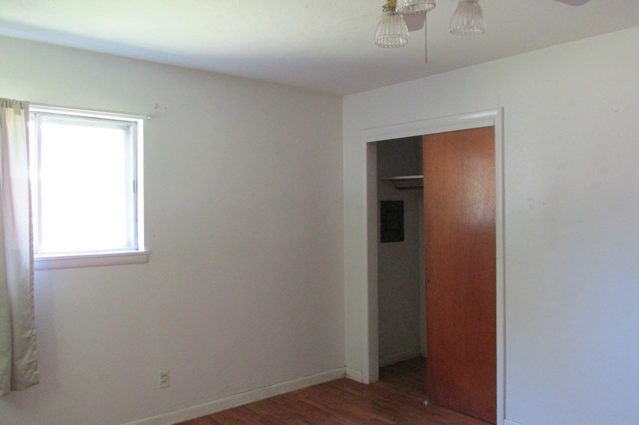 301 El Paso St Se - Photo 6 of 11