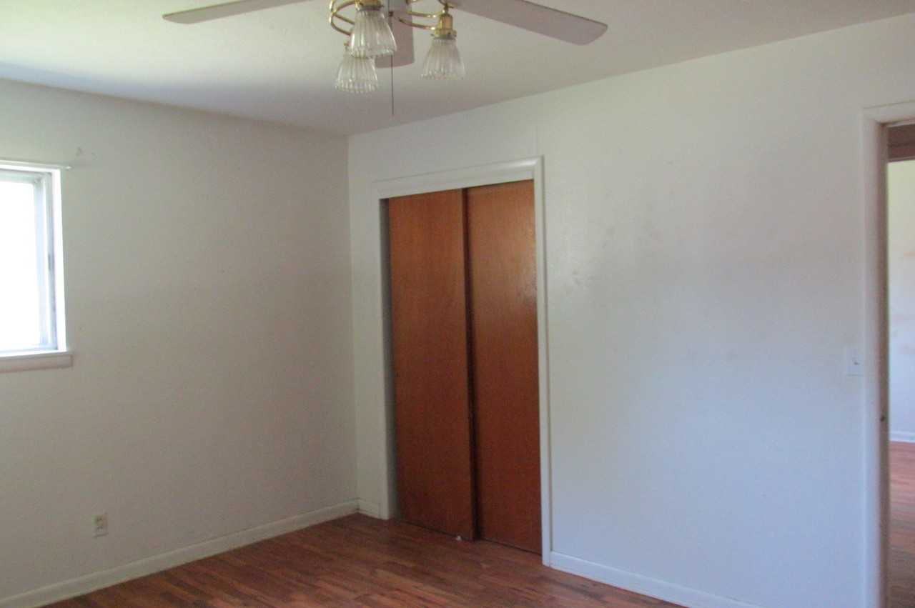 301 El Paso St Se - Photo 7 of 11