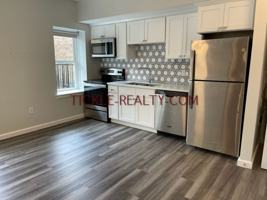 featured image of 976 Monroe Ave