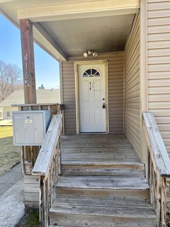 416 4th St NW - Photo 2 of 2