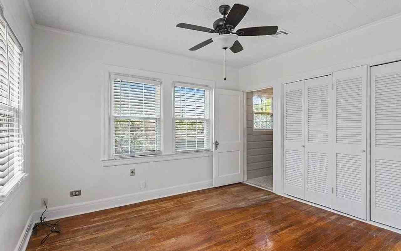 110 Pithon St - Photo 7 of 14