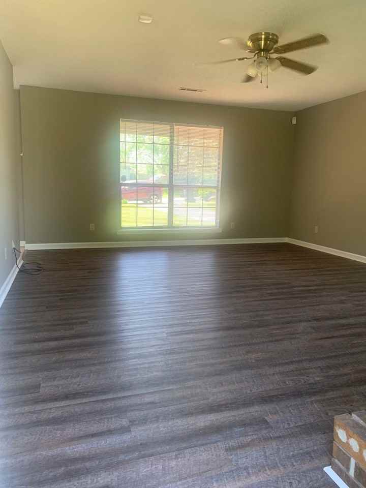 129 Blossom Dr - Photo 3 of 16