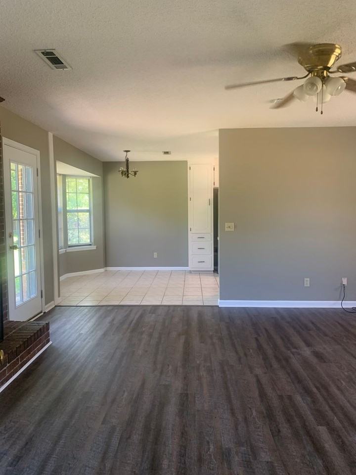 129 Blossom Dr - Photo 5 of 16
