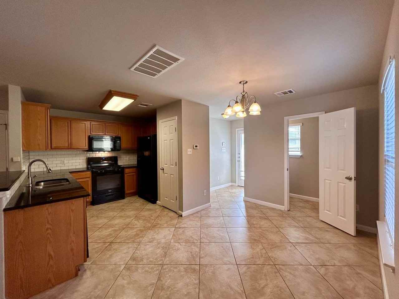 17920 Kenai Fjords Dr - Photo 4 of 26