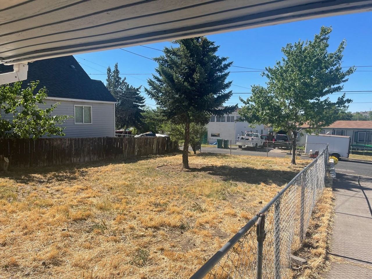 313 E Lowell St - Photo 2 of 23