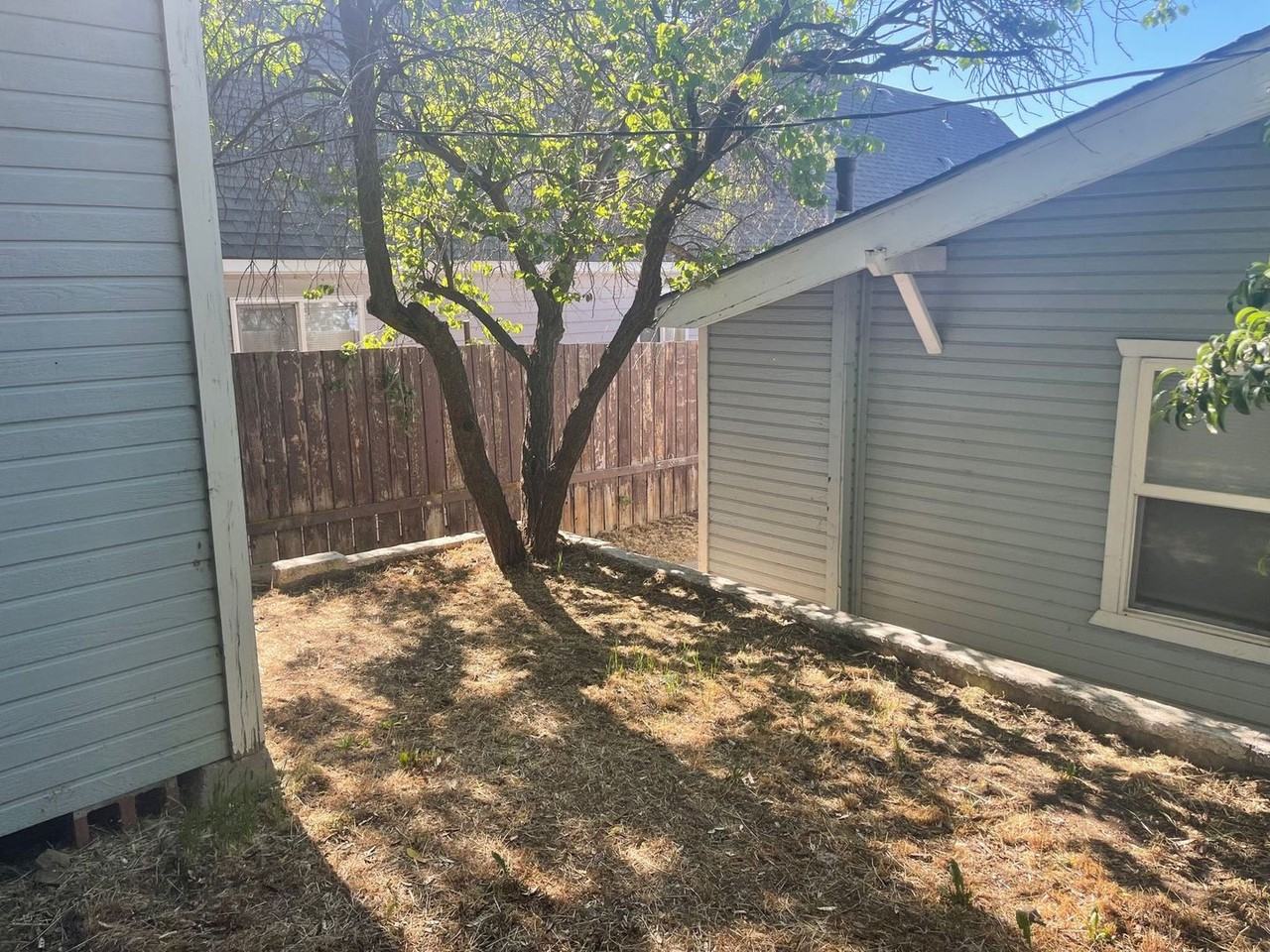 313 E Lowell St - Photo 3 of 23