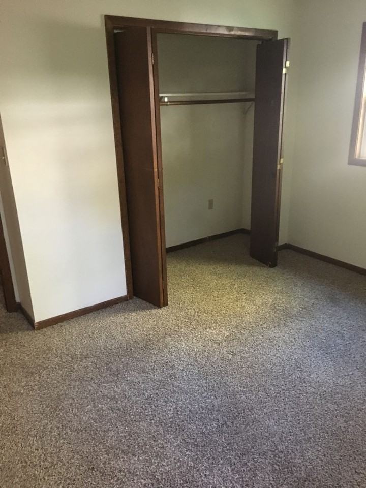 1312 N Broadway - Photo 3 of 18