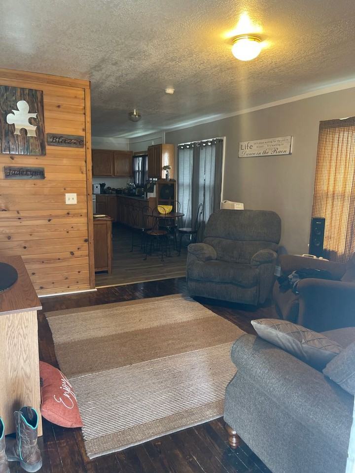 1510 12th St - Photo 2 of 14