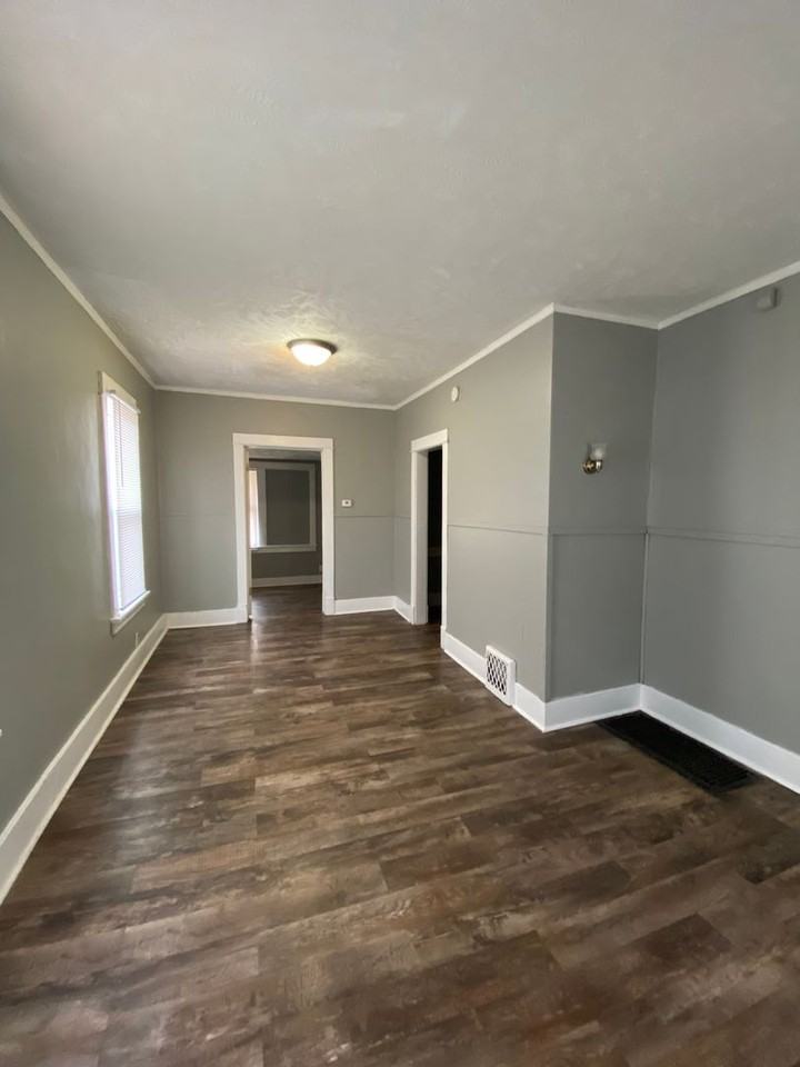 2559 Hartman Ave - Photo 2 of 7