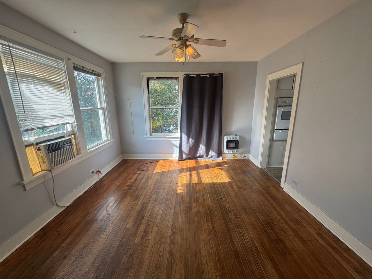 744 1/2 Ratcliff St - Photo 2 of 8