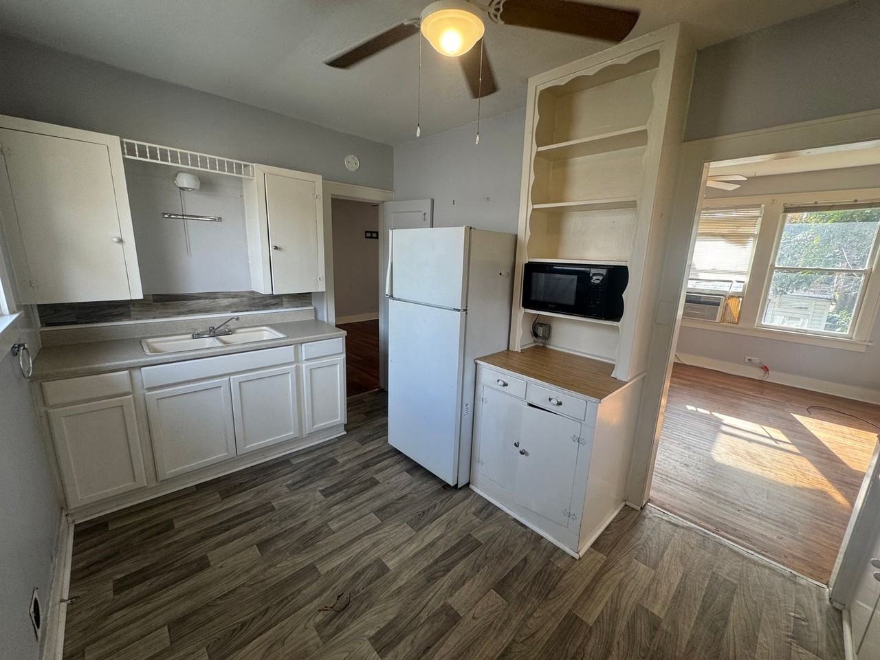 744 1/2 Ratcliff St - Photo 3 of 8