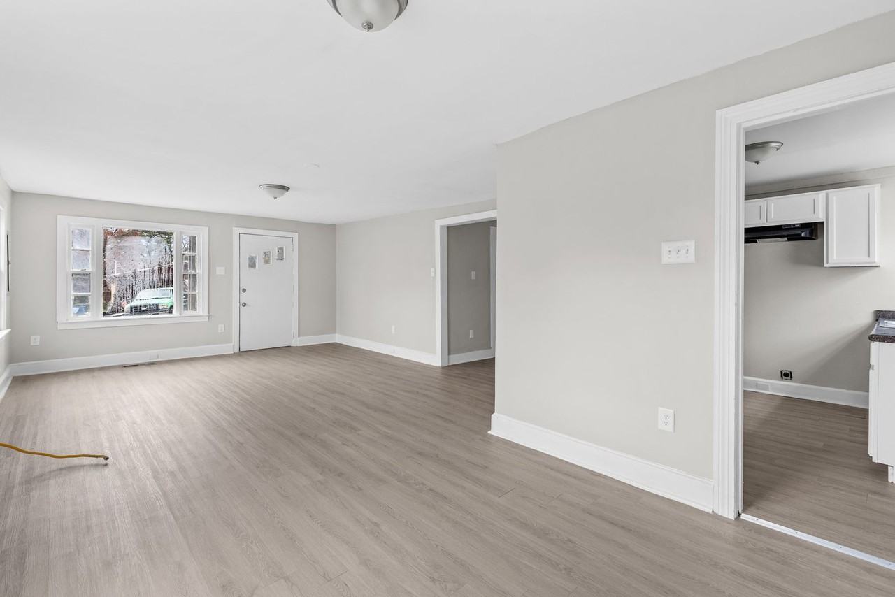 2137 Lane Ave - Photo 2 of 17