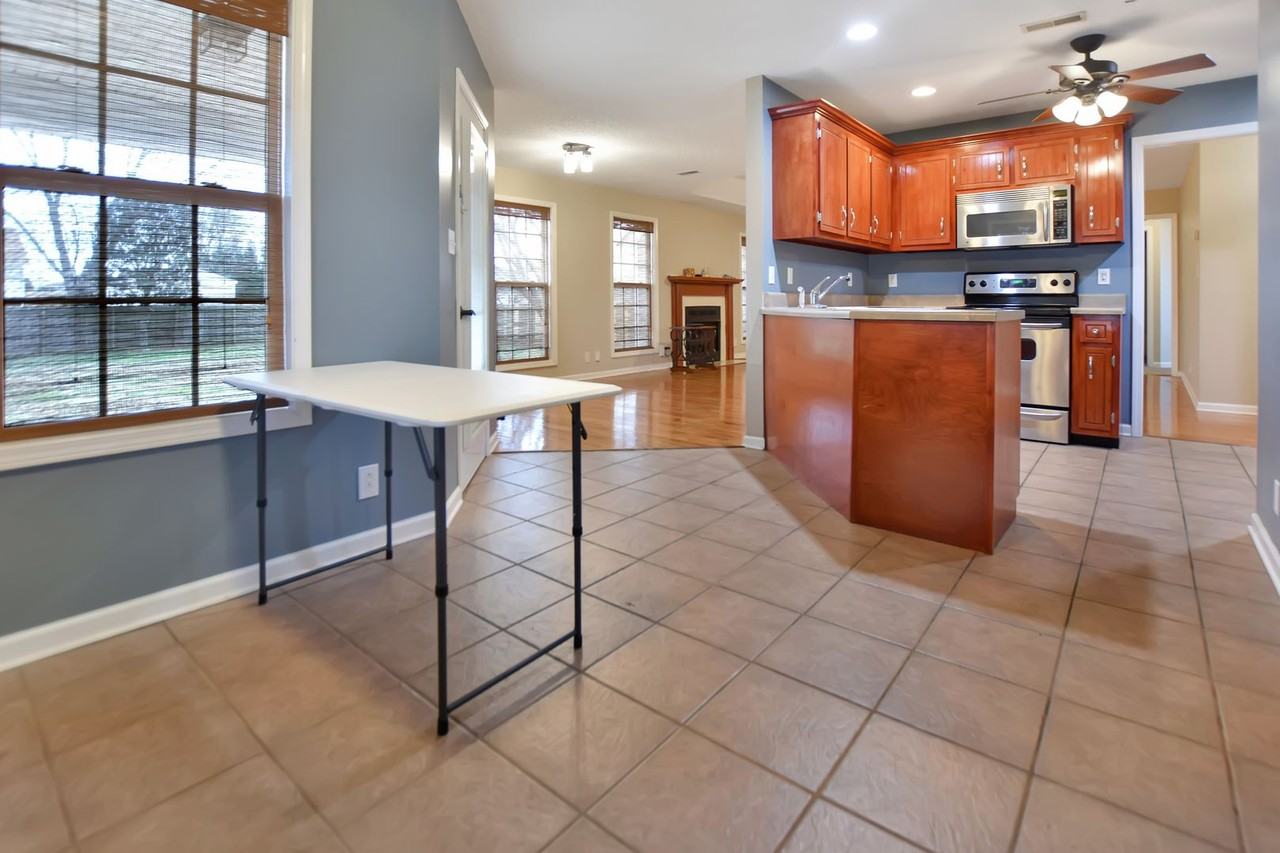 3896 Gaine Dr - Photo 4 of 18