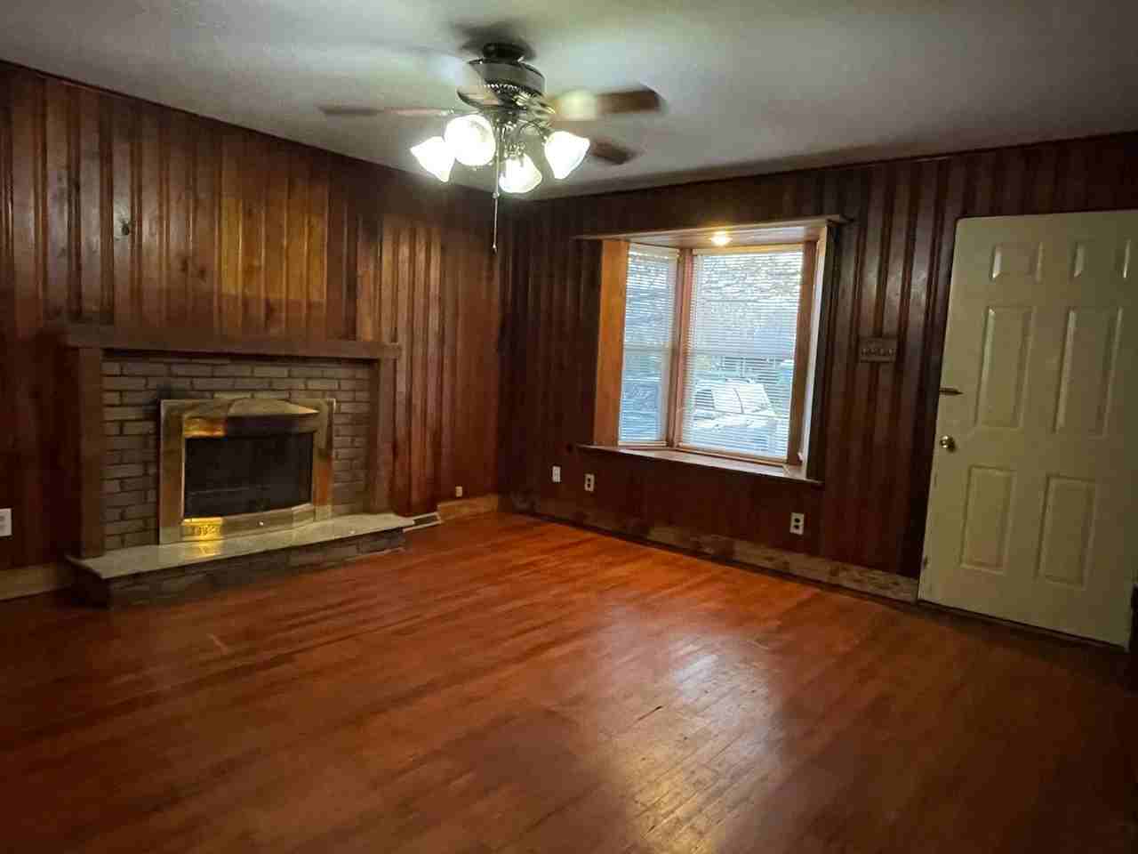 7450 W William St - Photo 3 of 17