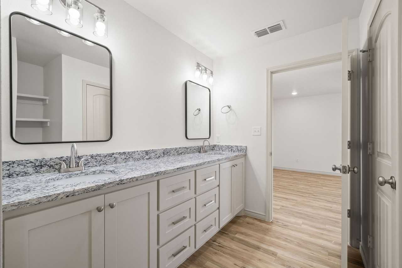 10309 N County Road 2800 #B - Photo 2 of 30