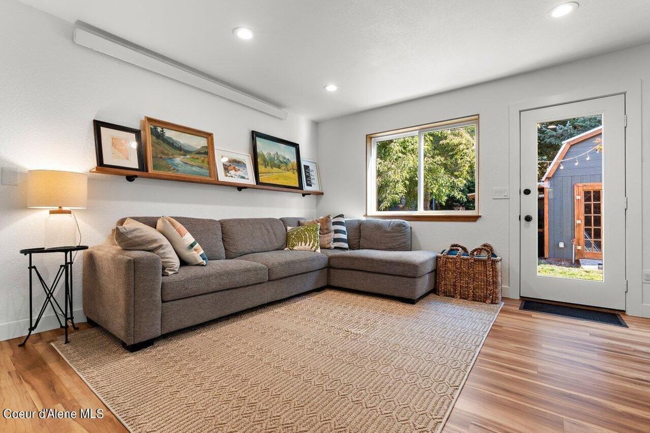 1010 N A St #1 - Photo 4 of 23